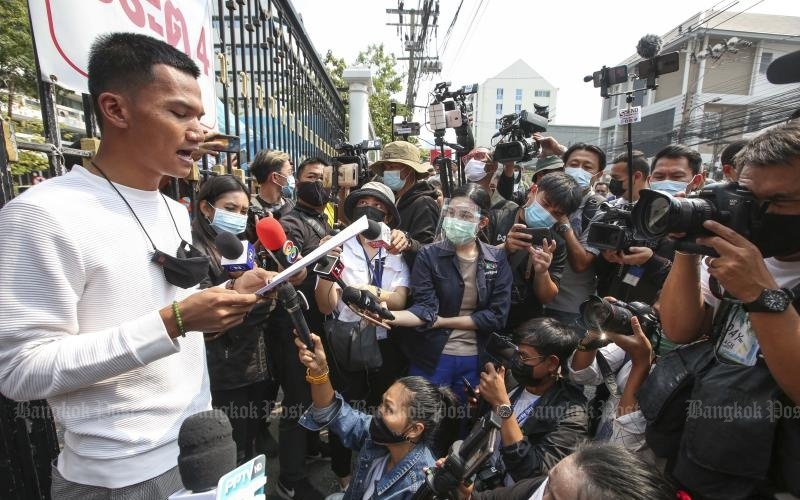 Aktivist panupong erhaelt 3 jahre haft wegen majestaetsbeleidigung