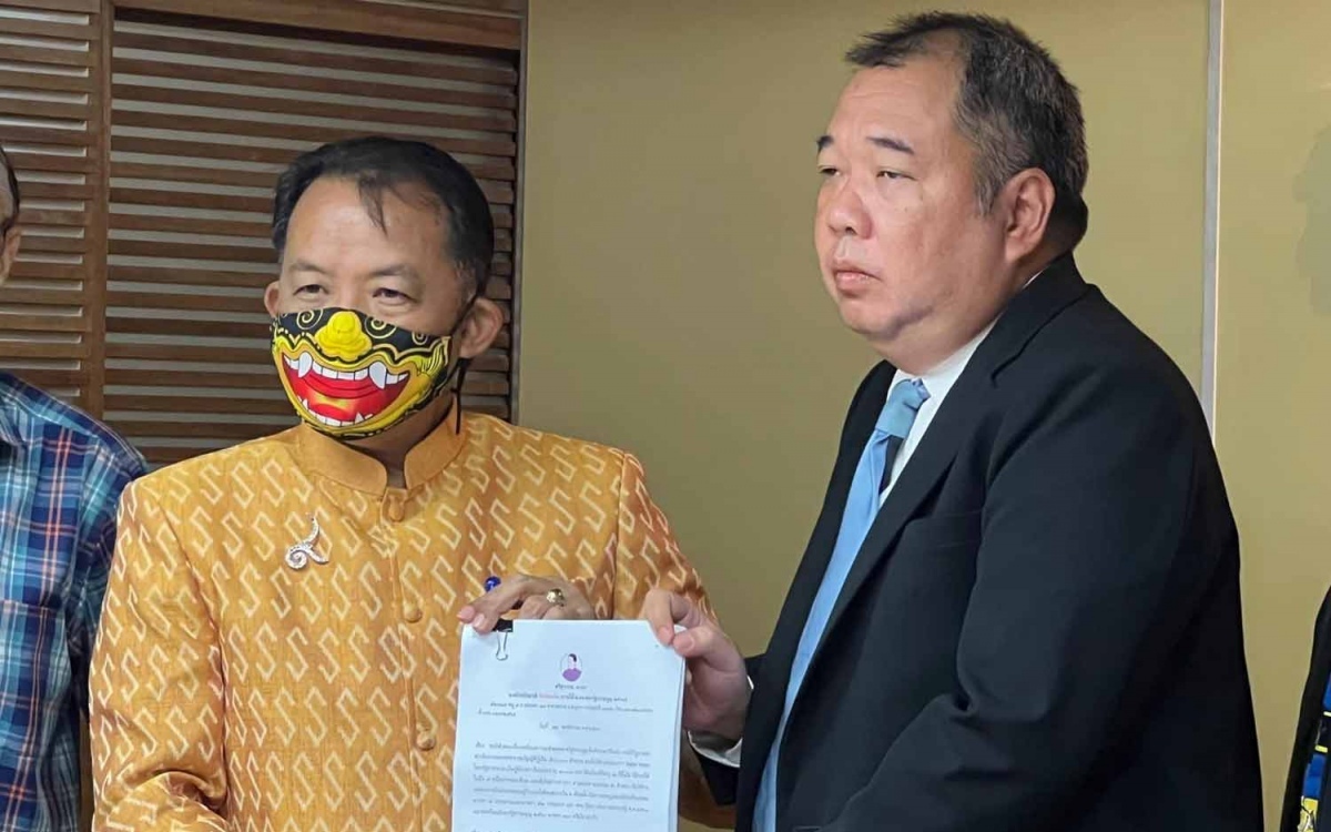 Aktivist will gerichtsurteil ueber die 500 milliarden baht fuer digitale brieftasche der regierung