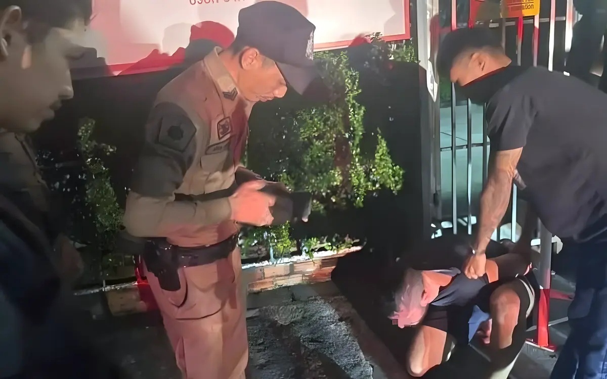 Betrunkener tourist terrorisiert phuket polizeieinsatz am patong resort hotel eskaliert