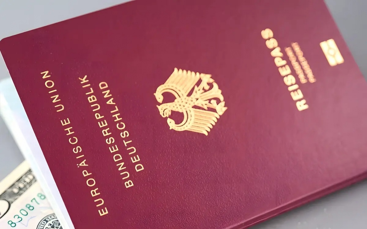 Deutscher rentner in bangkok verliert aufenthaltsgenehmigung nach eskalation bei der immigration