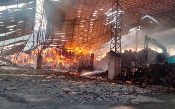 Papierfabrik in samut sakhon und umgebung zum katastrophengebiet erklaert