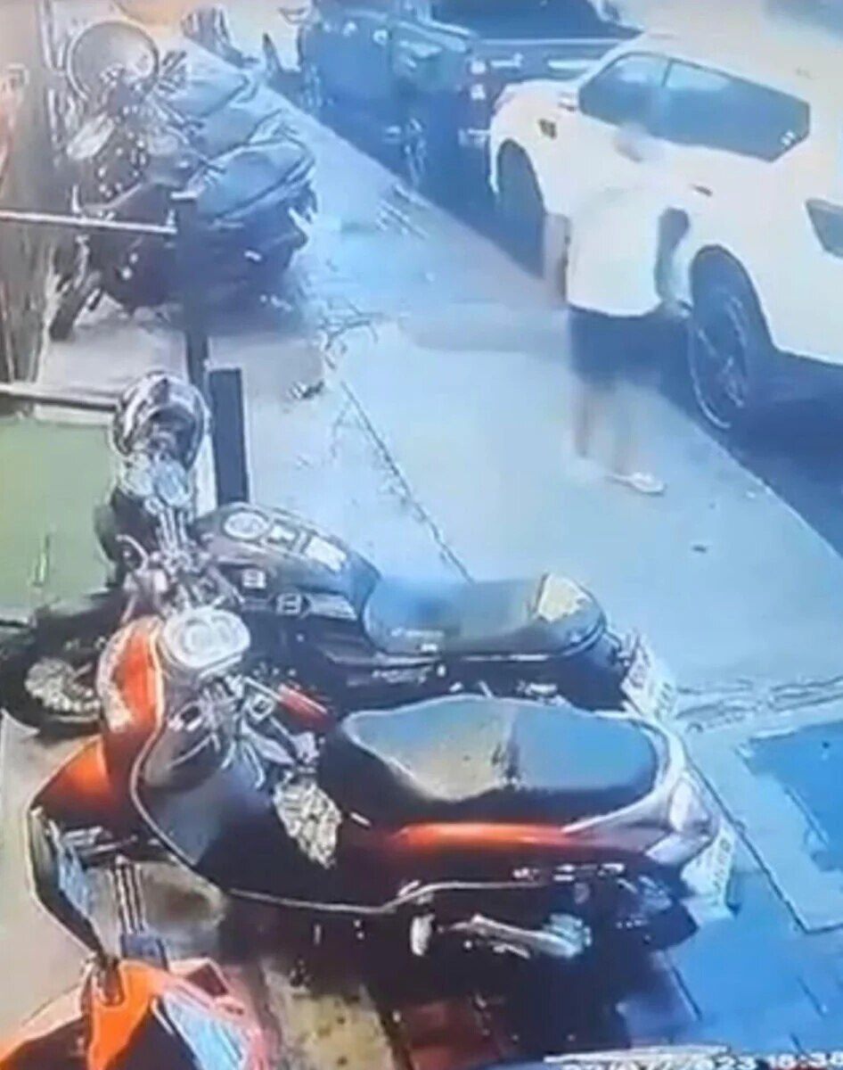 Maskierter Ausländer stiehlt Motorrad in Pattaya (Foto)