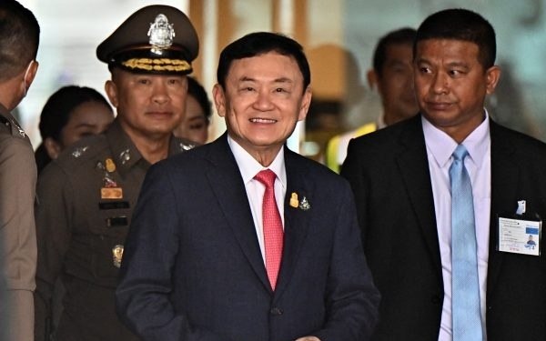 Strafvollzugsbeamte sagen, dass Thaksin für eine Bewährungsstrafe in Frage kommt