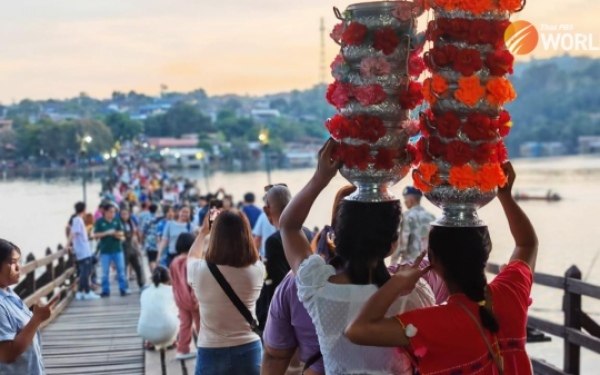 Ueber 27 millionen auslaendische touristen besuchten thailand im jahr 2023