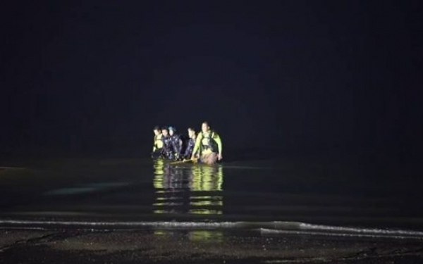 Vier Personen werden noch immer in den Gewässern vor dem Jomtien Beach in Sattahip vermisst