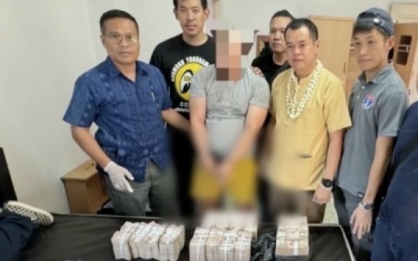 Zwei maenner in chiang mai mit ueber 36 millionen baht in gestohlenem bargeld verhaftet