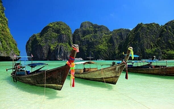 Schiesserei schockiert maya bay streit zwischen nationalparkbeamten wird gewalttaetig