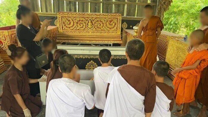 Gruselige Entdeckung im Kloster Pa Nakhon Chaibovorn: 41 Leichen werfen Fragen auf