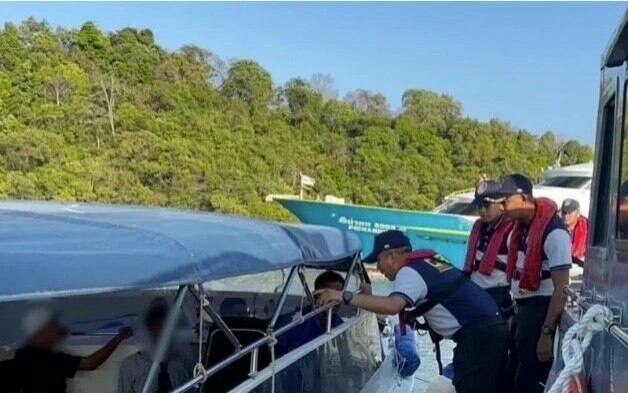 Phuket tour boat operators wegen sicherheitsverstoessen verhaftet