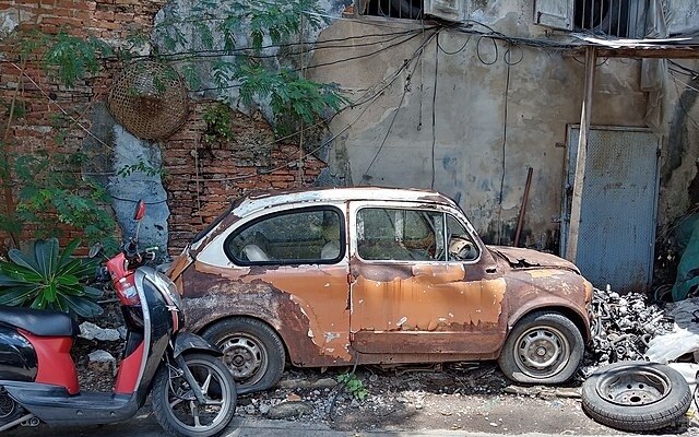 Gesetzlosigkeit auf thailands strassen so erkennen und melden sie illegale fahrzeuge fuer mehr