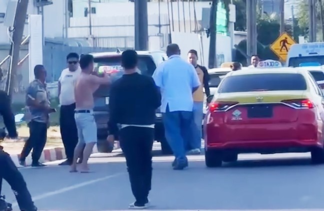 Phuket: Taxifahrer als Retter - Ausländischer Tourist in psychiatrische Behandlung überwiesen