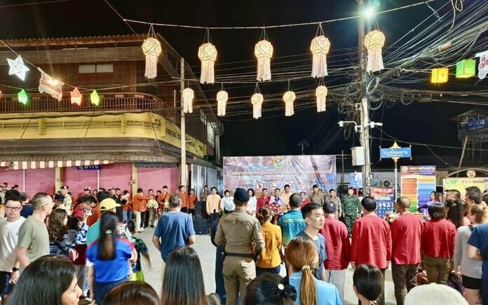 Touri tension in pai einheimische kaempfen mit ansturm auf den beliebten backpacker hotspot