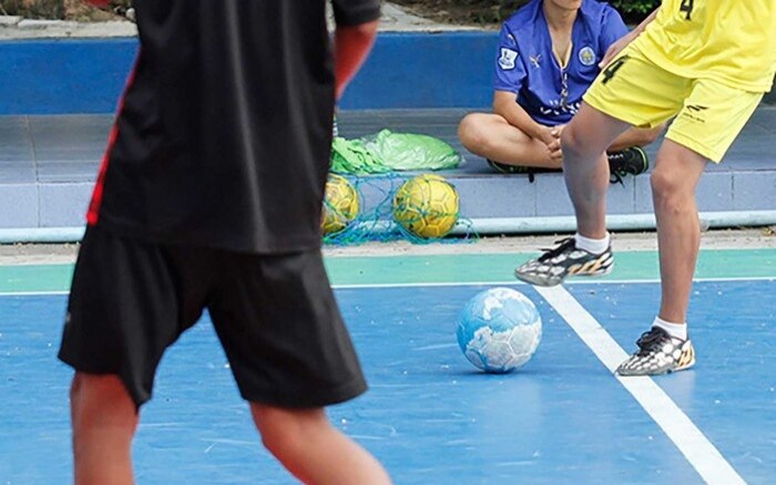 Immer mehr kinder sprechen ueber den missbrauch in fussballmannschaften