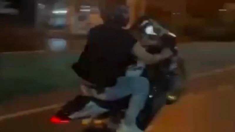 Chaos auf Bangkoks Straßen: Drei junge Männer wegen rücksichtsloser Big-Bike-Stunts in Bangkok verhaftet