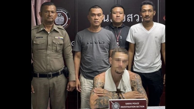 Russe wegen illegalen Motorradverleih in Phuket verhaftet (Fotos)