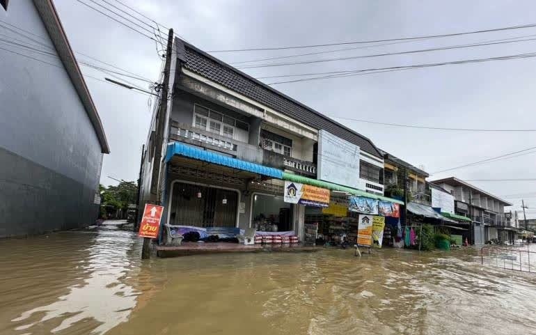 Ueberschwemmungen weiterhin suedthailand