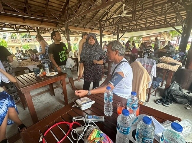 Touristisches Schnellboot kentert bei Bubu Island nahe der Insel Lipe in Satun