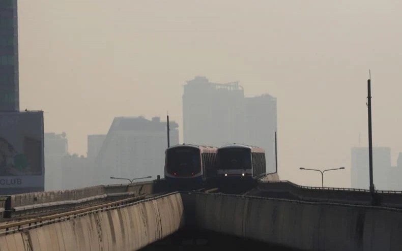 Heftiger smog koennte thailaendischen tourismus langfristig beeintraechtigen hoteliers fordern