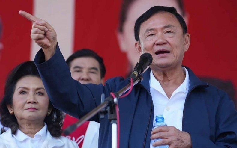 Thaksin shinawatra persoenliche meinungen oder parteipolitik der pheu thai party im fokus