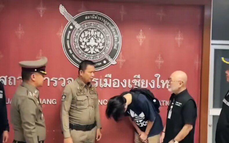 Völlig ausgerastet: Japanischer Tourist entschuldigt sich wegen Laternenvorfall in Chiang Mai - 3.000 Baht Strafe