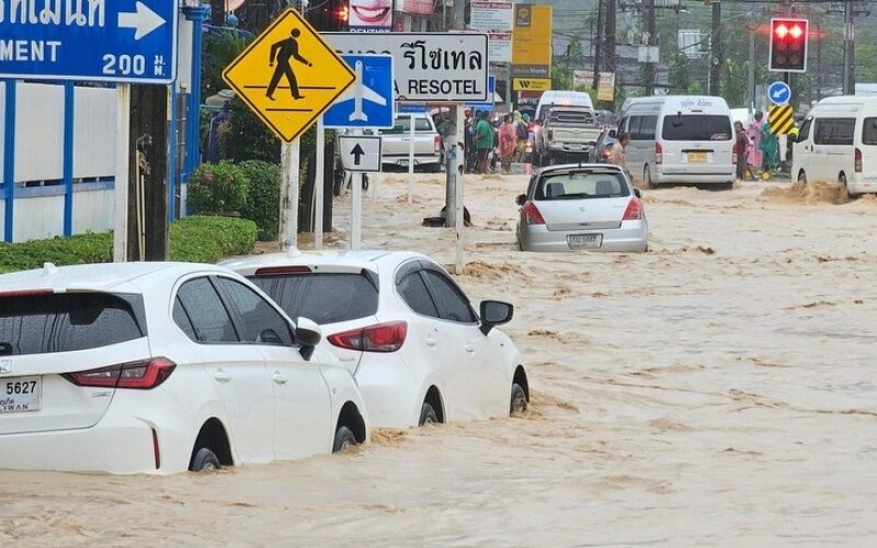 Klimawandel bedroht den Tourismus in Phuket: Experten warnen vor Unwetterschäden und Infrastrukturproblemen