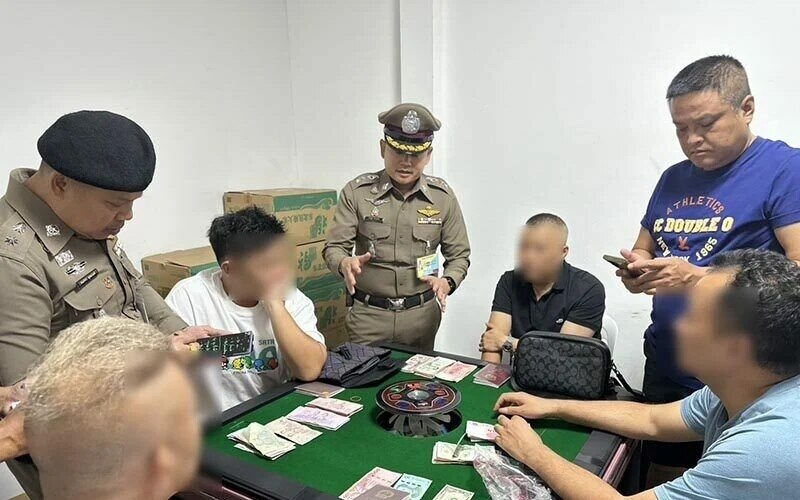 Razzia in bangkok polizei deckt geheimes gluecksspiel in restaurant auf