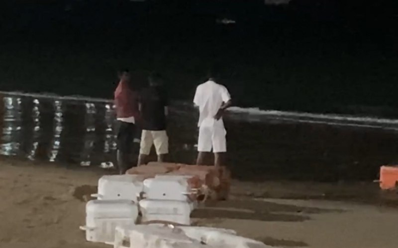 Unangebrachtes Verhalten am Pattaya Beach: Aufregung über indische Touristen beim öffentlichen Wasserlassen