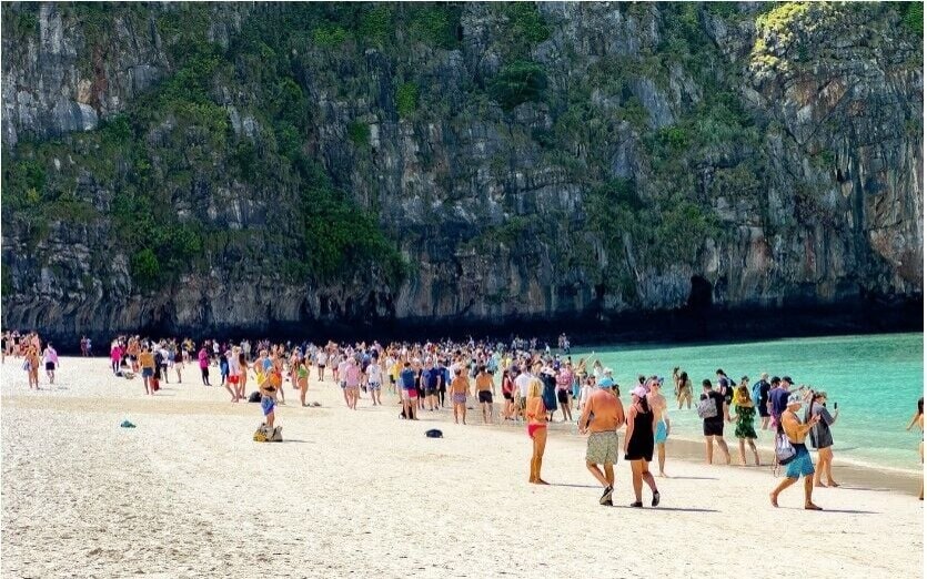 Thailands ikonische maya bay vom hollywood glamour zum umweltproblem