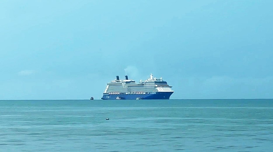 Kreuzfahrtschiff Celebrity Solstice bringt 3.900 Touristen nach Koh Samui - Ein Tag voller Erlebnisse und Einkäufe