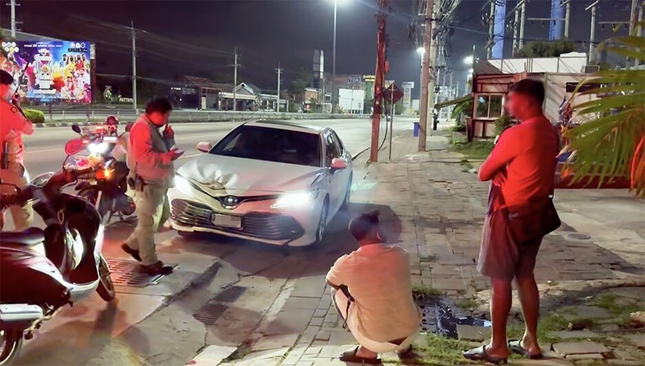 Pattaya: Held in letzter Sekunde - Bürger stoppt flüchtige Touristen nach heftigem Crash - Video