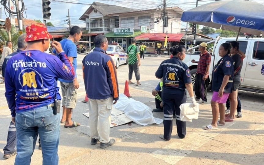 Tödlicher Radunfall in Rayong: Ausländischer Tourist stirbt bei Kollision mit LKW - Video