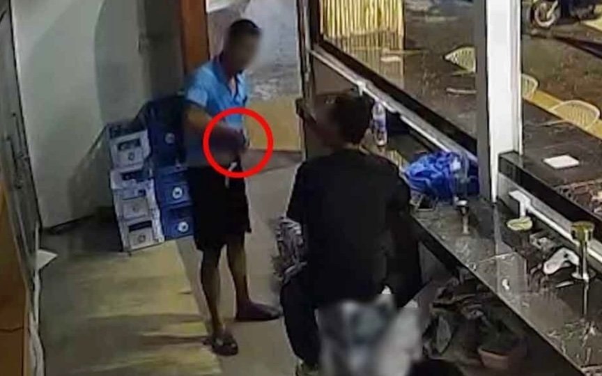 Restaurantmanager wegen laecherlicher 45 baht rechnung mit waffe bedroht