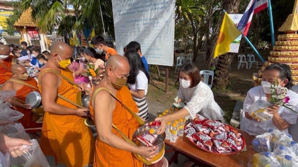 Feierlichkeiten zum Ende der buddhistischen Fastenzeit im Oktober in ganz Thailand