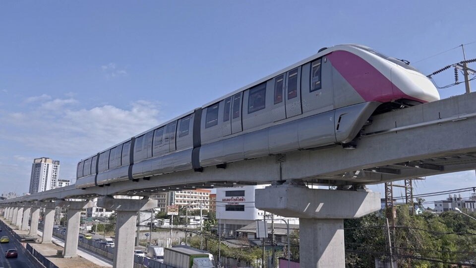 Kostenlose Testfahrt der &quot;Pink Line&quot; zwischen Min Buri im Osten Bangkoks und Khai Rai in Nonthaburi bis zum 3. Dezember