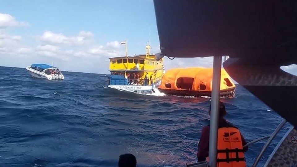 Fähre mit 70 Passagieren und Besatzungsmitgliedern an Bord sinkt vor Koh Tao