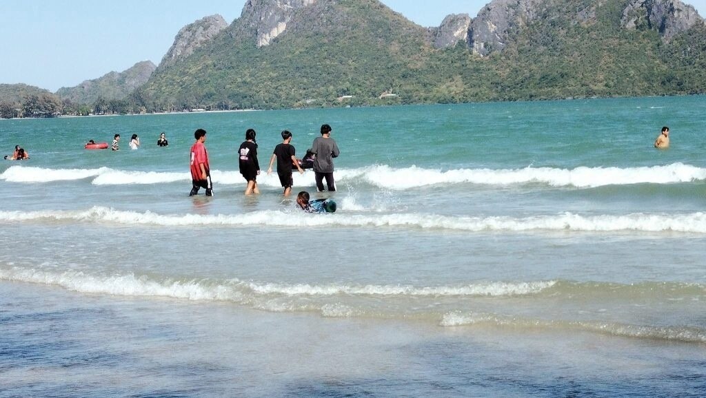 Hua Hin, Prachuap Khiri Khan ist während des Neujahrsfestes voll mit Touristen