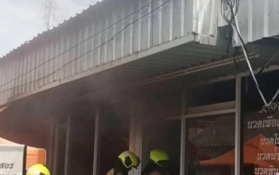 Verheerendes feuer verwuestet krischorn health massage shop in phuket town