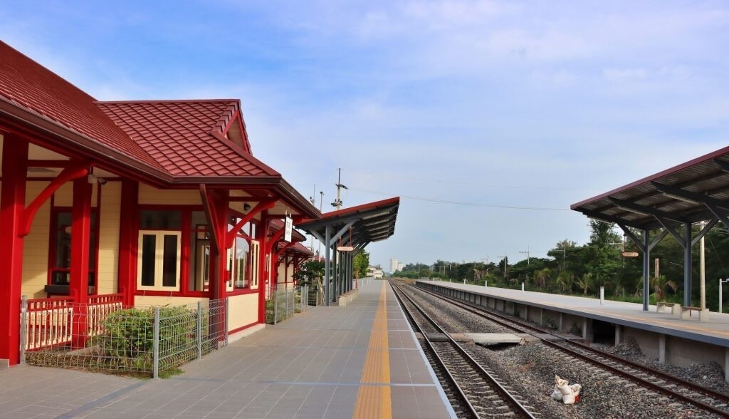 FOTOS: Ein genauerer Blick auf den Suan Son Pradipat Bahnhof