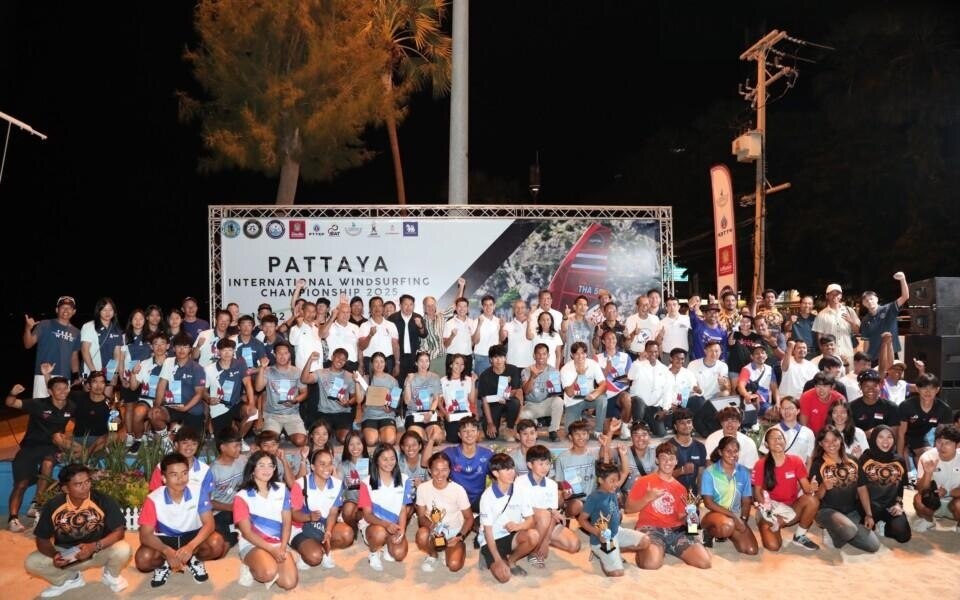 Erfolgswelle fuer thailaendische windsurfer bei der meisterschaft in pattaya