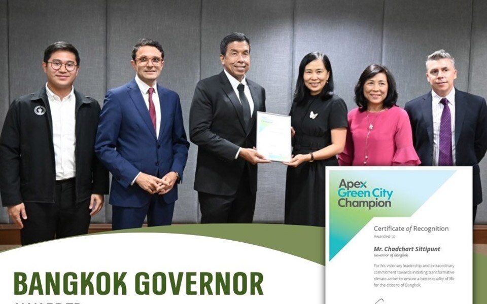 Gouverneur von bangkok als green city champion ausgezeichnet