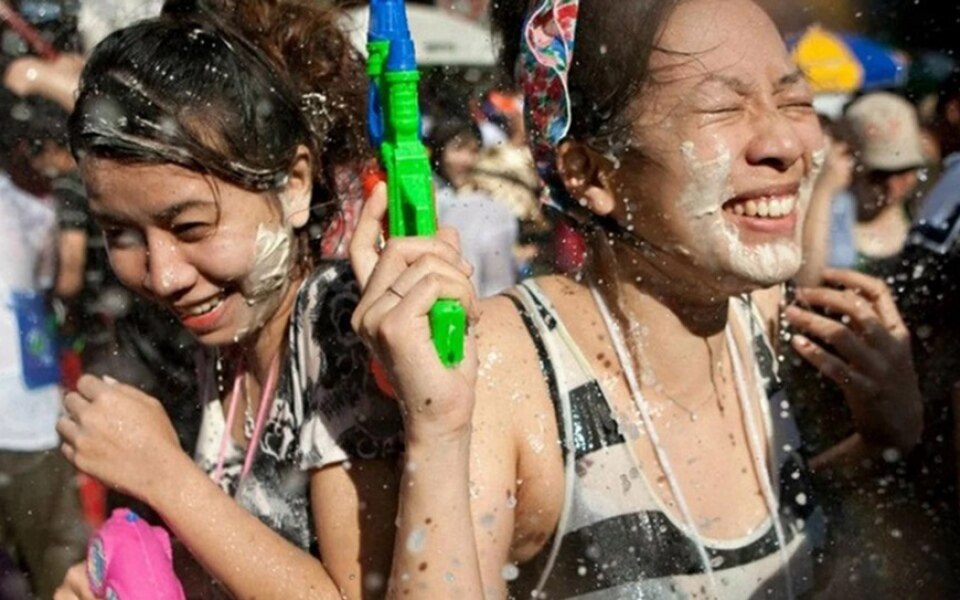 Kinder unter 18 jahren werden vor belaestigungen durch betrunkene personen waehrend des songkran