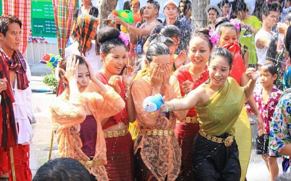 Maha songkran world water festival in bangkok und landesweit vom 11 bis 15 april