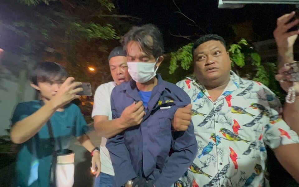 Mann bietet chinesischem Touristen Mitfahrgelegenheit nach Pattaya und wird wegen Körperverletzung und Raub verhaftet