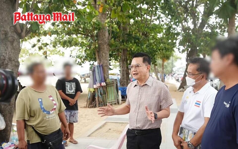 Streit um das parken von sonnenschirmen am jomtien beach wird untersucht