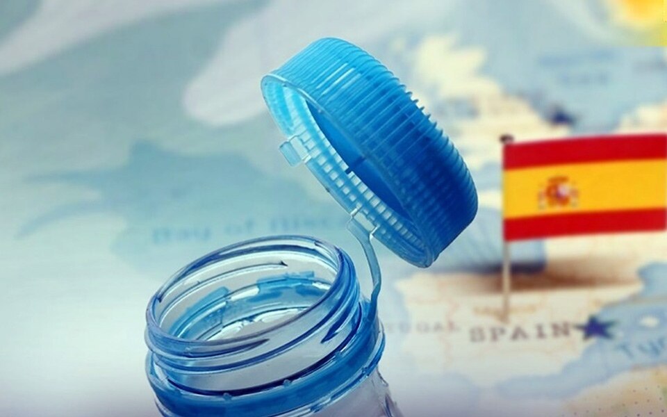 Thailaendische unternehmer bereiten sich auf das neue spanische gesetz ueber recyceltes plastik vor