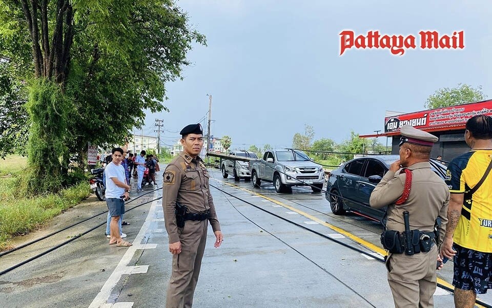 Unwetter verursacht chaos und verletzte auf der strasse von chonburi