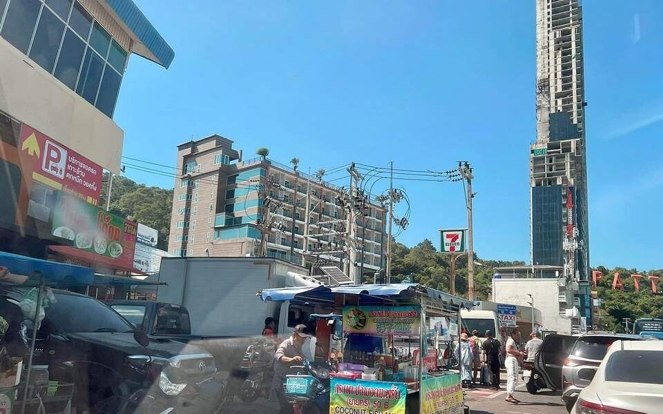 Verkaeufer verursachen verkehrschaos in der naehe des bali hai piers