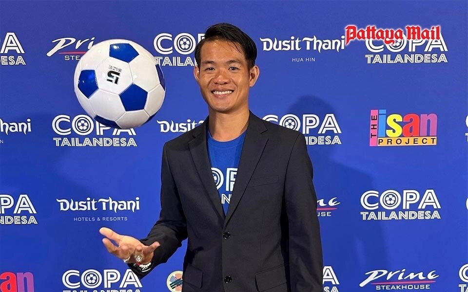 Zukuenftige fussballstars thailaendischen hoehlenhelden bei der copa tailandesa