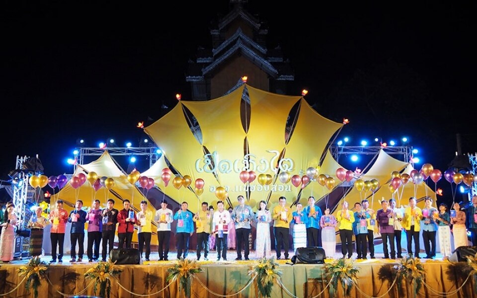 16 perd muang tai festival in mae hong son laeuft noch bis zum 10 dezember