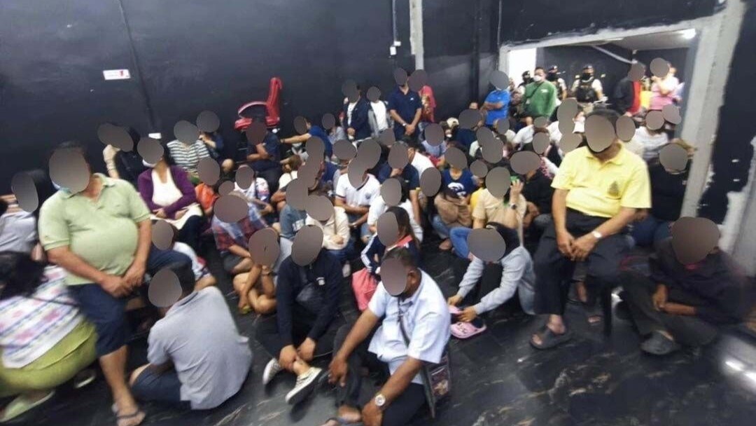 Großangelegte Razzia in illegalem Glücksspielbetrieb in Nakhon Nayok: Über 200 Festnahmen